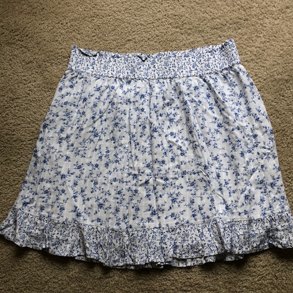 NWT Loft Outlet blue & white floral skirt lined